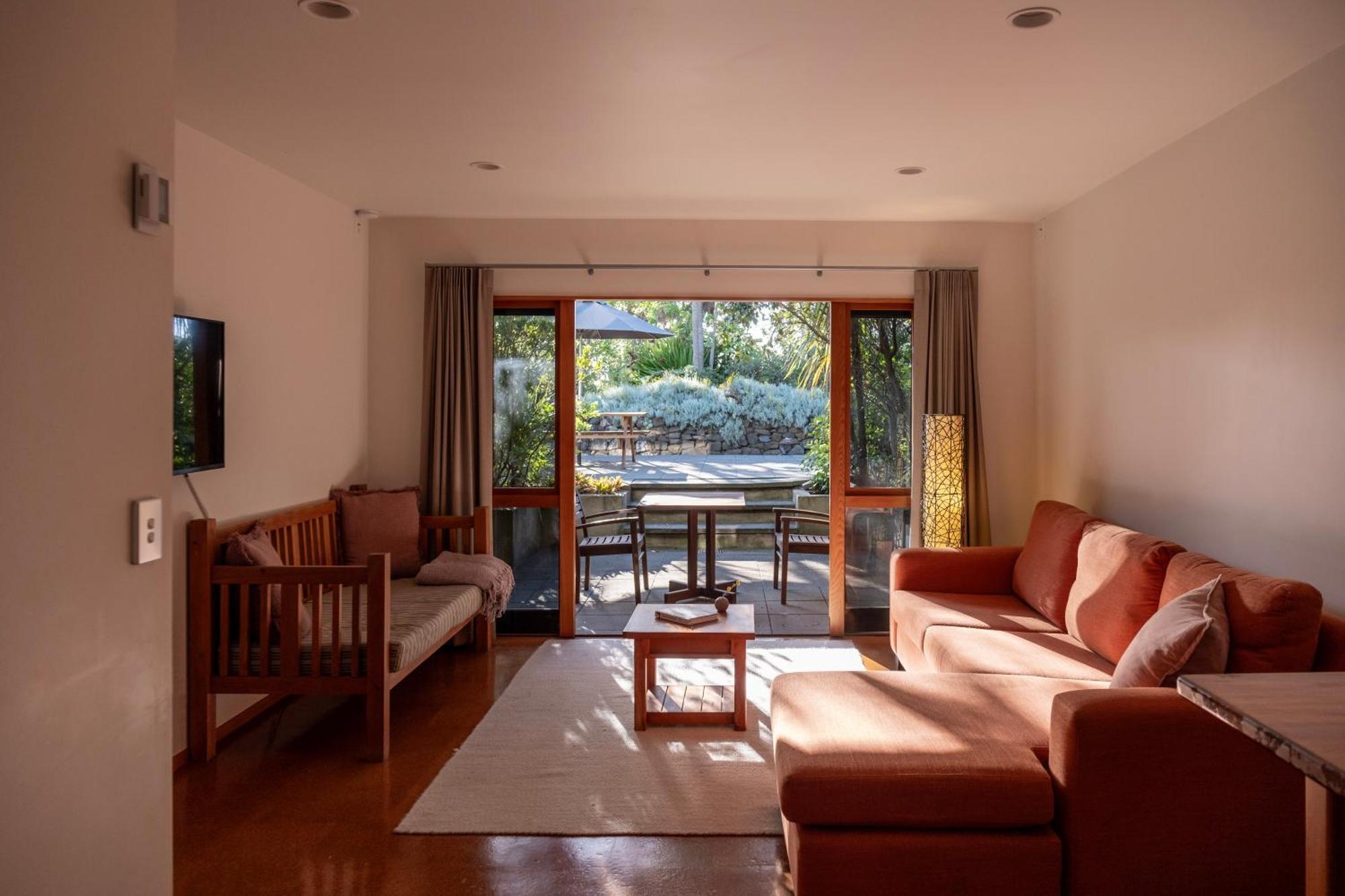 Bow Street Apartments & Cottage Raglan Exterior foto